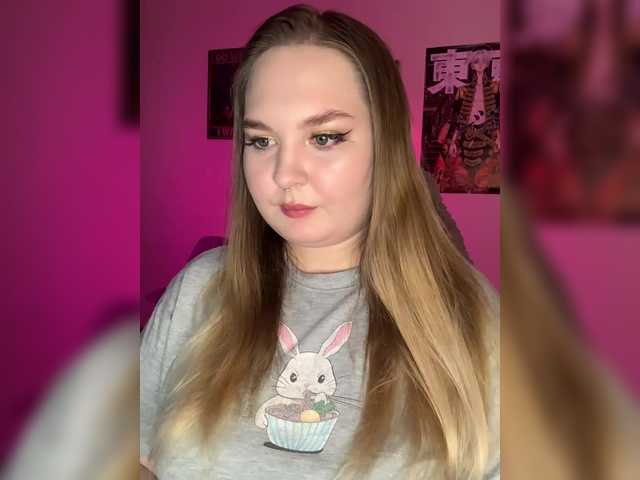 Live sex webcam photo for Greeenfriends6969 #292038295