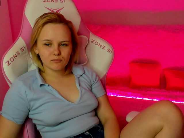 Live sex webcam photo for Greta-Harris #277695345