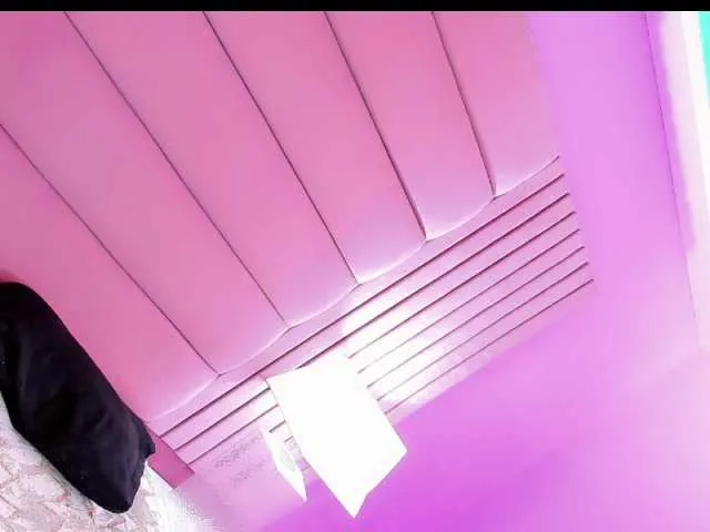 Live sex webcam photo for GreySativa #277773000