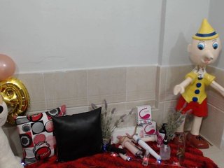 Live sex webcam photo for GreysMiller #168208136