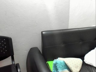 Live sex webcam photo for GreysMiller #168442761