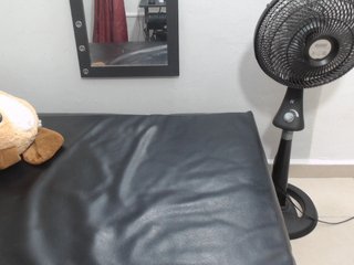 Live sex webcam photo for GreysMiller #180368789