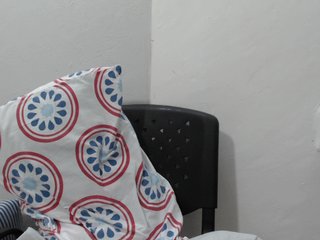 Live sex webcam photo for GreysMiller #182622695