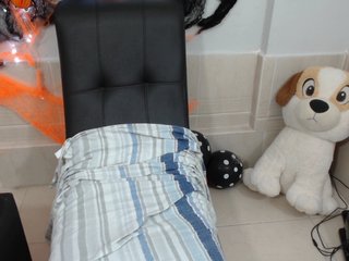 Live sex webcam photo for GreysMiller #187058929