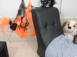 Live sex webcam photo for GreysMiller #187798435