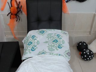 Live sex webcam photo for GreysMiller #188023571