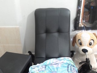 Live sex webcam photo for GreysMiller #188961195