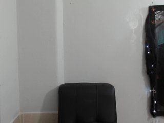 Live sex webcam photo for GreysMiller #189621441