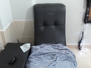 Live sex webcam photo for GreysMiller #189650229