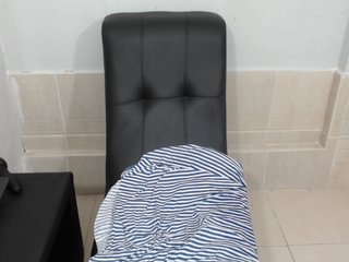 Live sex webcam photo for GreysMiller #194135043