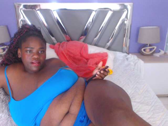 Live sex webcam photo for GreysMiller #271727606