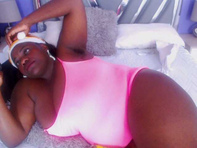 Live sex webcam photo for GreysMiller #271774717