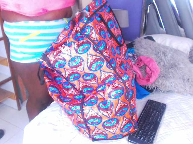 Live sex webcam photo for GreysMiller #271926894