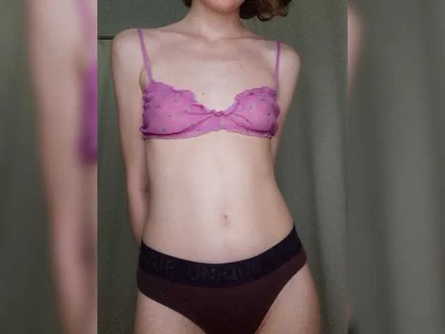 Live sex webcam photo for GrlNextDoor #276365823