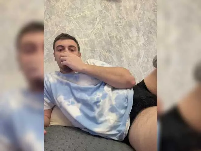 Live sex webcam photo for Guard22 #290595009