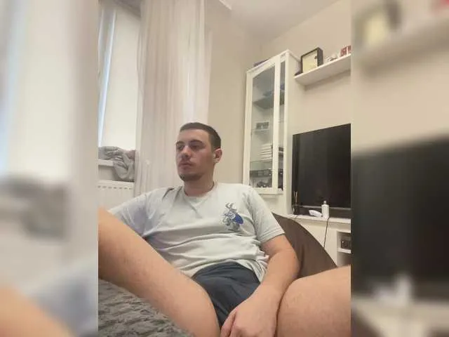 Live sex webcam photo for Guard22 #290690656