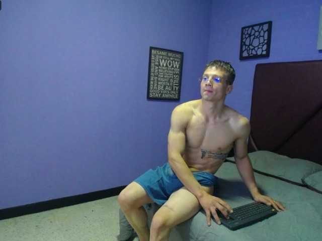 Live sex webcam photo for Gudrum- #276018218