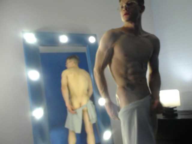 Live sex webcam photo for Gudrum- #276105536