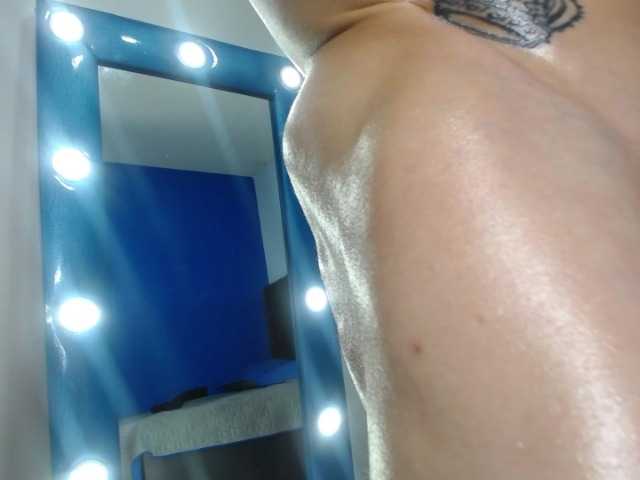 Live sex webcam photo for Gudrum- #276158708