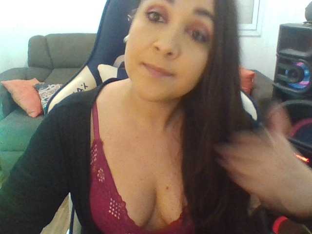 Live sex webcam photo for GuinBeck1 #276058942