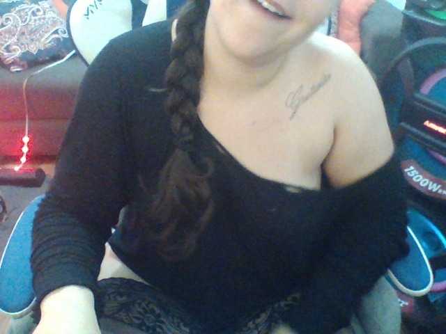 Live sex webcam photo for GuinBeck1 #276178280