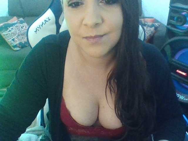 Live sex webcam photo for GuinBeck1 #276205371