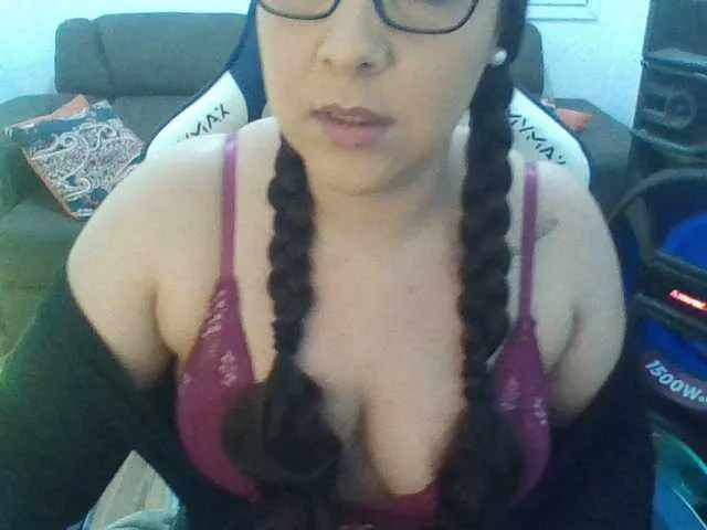 Live sex webcam photo for GuinBeck1 #276212539