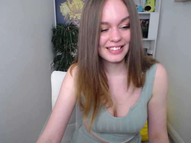 Live sex webcam photo for GutsyHearta #273294317