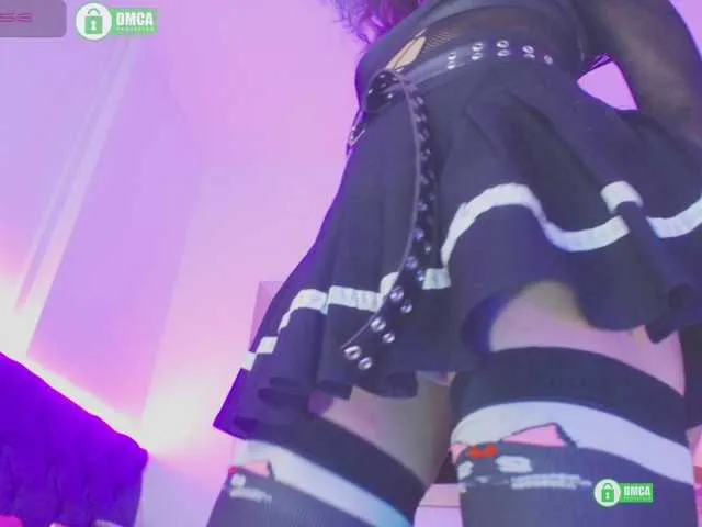 Live sex webcam photo for Gwonteer #273576396
