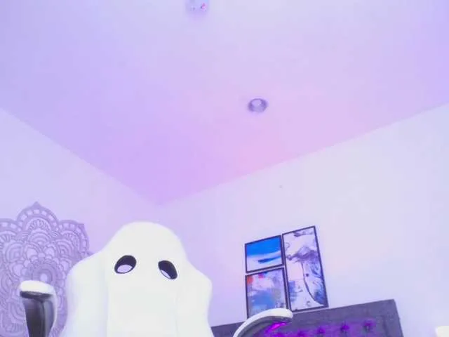 Live sex webcam photo for Gwonteer #274372792