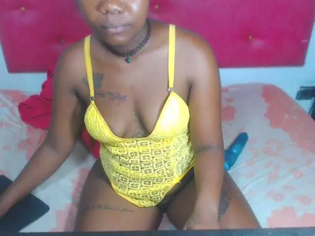 Live sex webcam photo for HAASHY #272104375