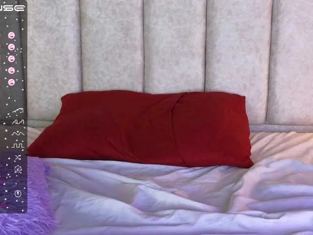 Live sex webcam photo for HANNIE-CASTLE #275616725