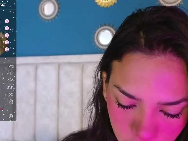 Live sex webcam photo for HANNIE-CASTLE #276257359