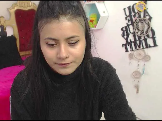 Live sex webcam photo for HONEYMIA #273244343