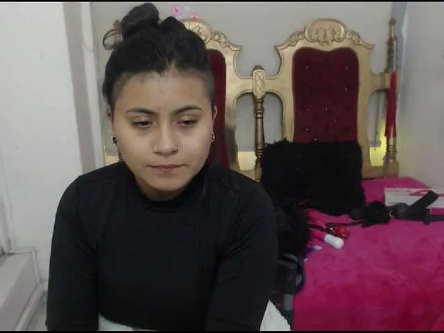 Live sex webcam photo for HONEYMIA #273455462