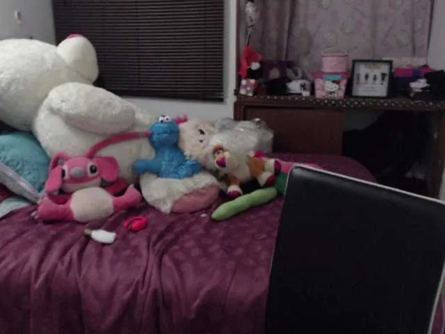 Live sex webcam photo for HONEYMIA #273498814