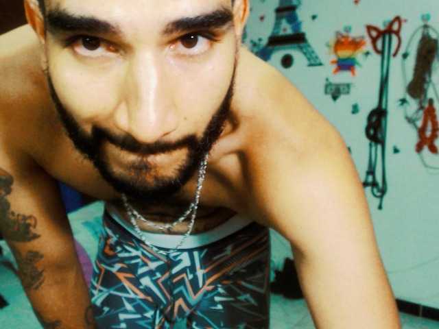 Live sex webcam photo for HONNEYDUO777 #275623346