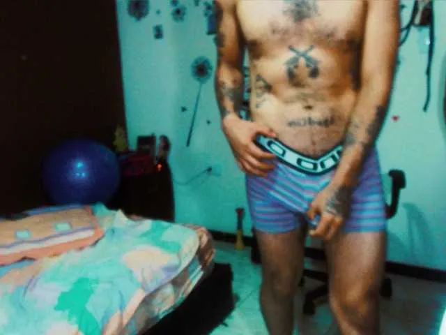 Live sex webcam photo for HONNEYDUO777 #275707017