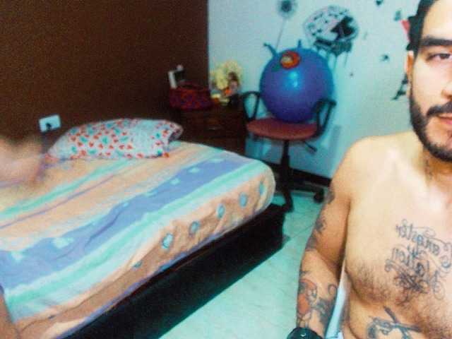 Live sex webcam photo for HONNEYDUO777 #276114820