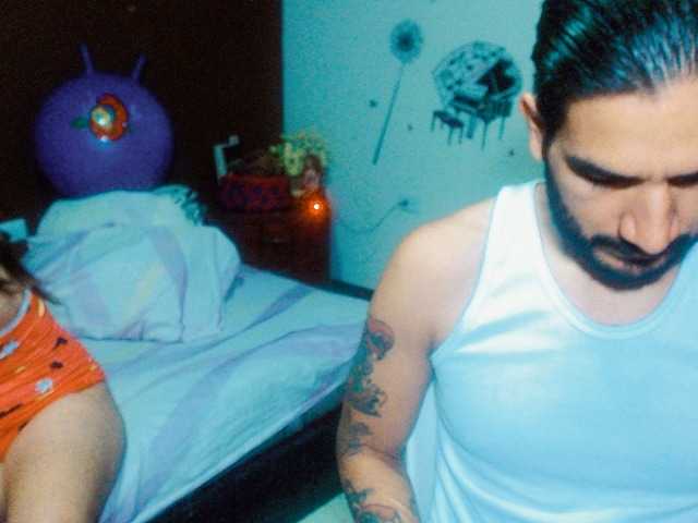 Live sex webcam photo for HONNEYDUO777 #276147815