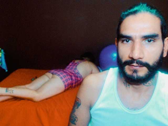 Live sex webcam photo for HONNEYDUO777 #276498031