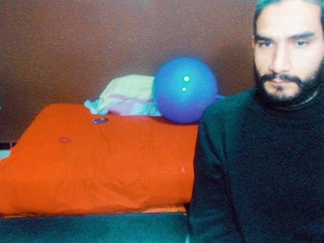 Live sex webcam photo for HONNEYDUO777 #276502096