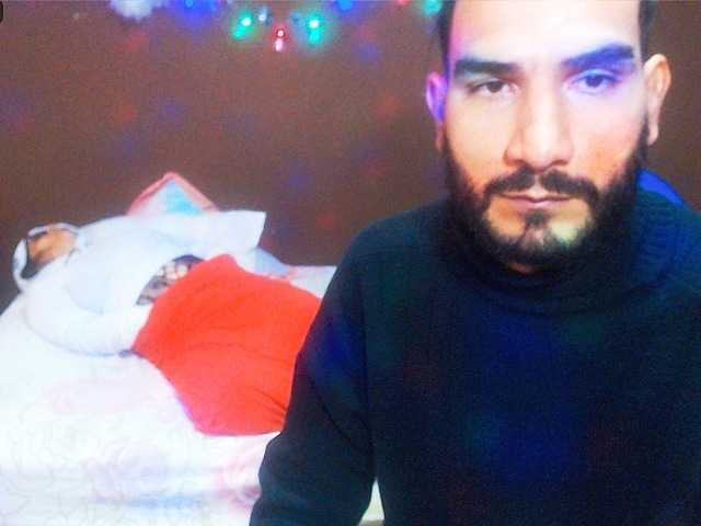 Live sex webcam photo for HONNEYDUO777 #276817146