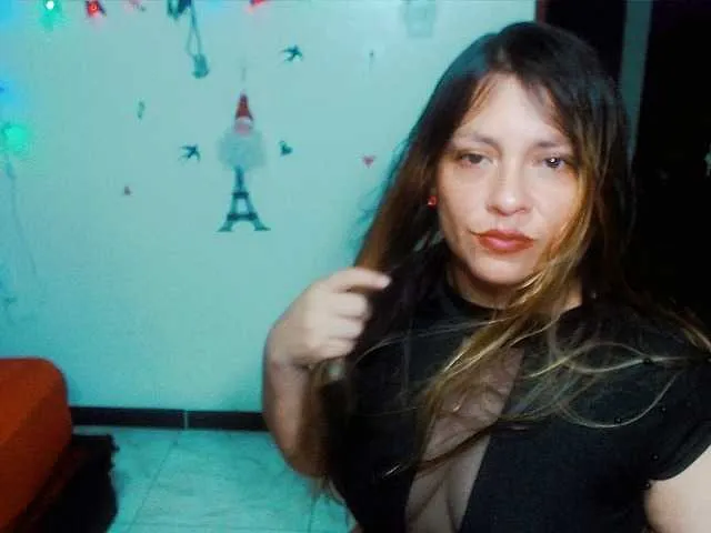 Live sex webcam photo for HONNEYDUO777 #276876407