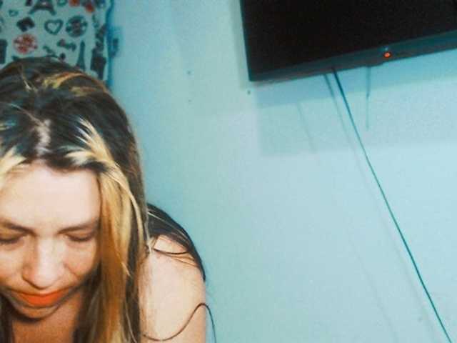 Live sex webcam photo for HONNEYDUO777 #278288388