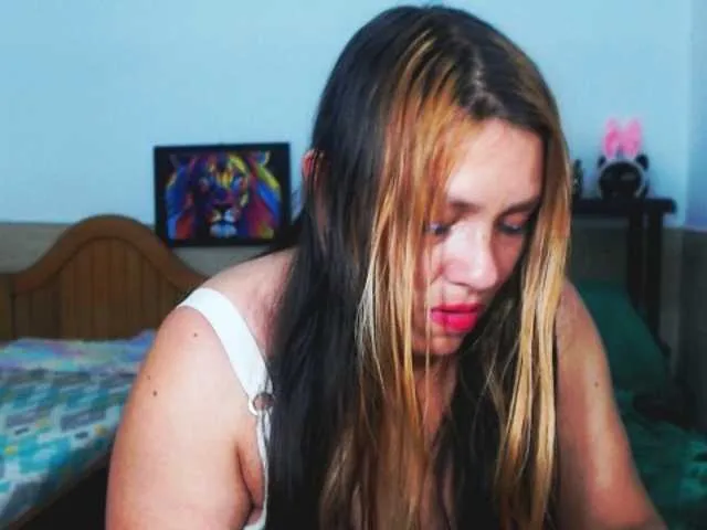 Live sex webcam photo for HONNEYDUO777 #290570936