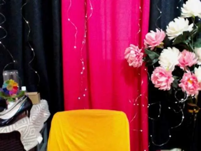 Live sex webcam photo for HORNYtsJHANA #292350828