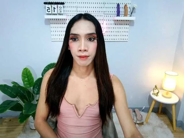 Live sex webcam photo for HORNYtsJHANA #294041905