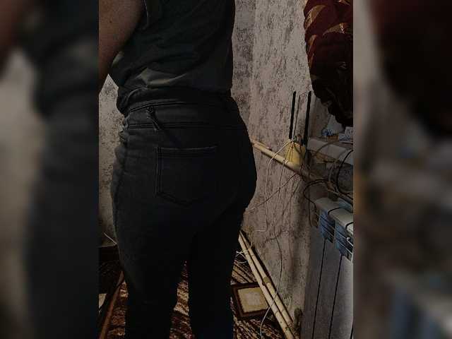 Live sex webcam photo for HOT-WOMAN #278051336