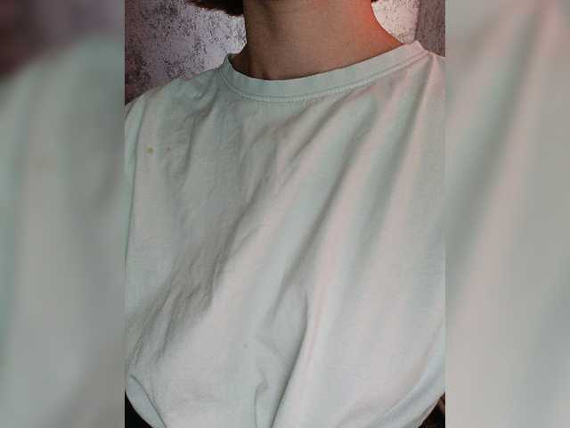 Live sex webcam photo for HOT-WOMAN #278170660